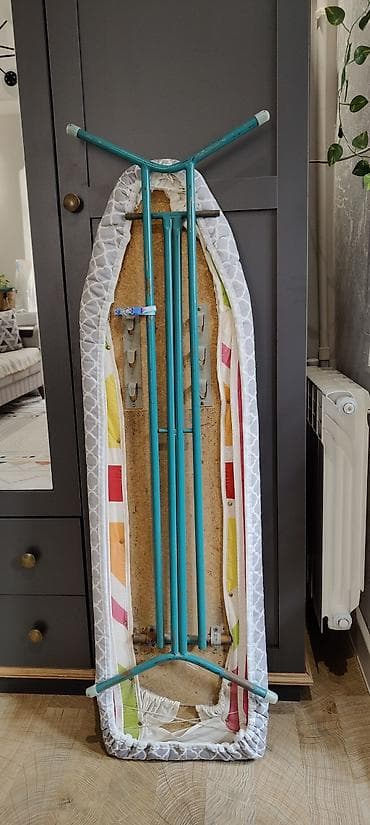 skafli utu stolu: Гладильная доска. тяжелая,устойчивая.состояние хорошее . размеры — 3