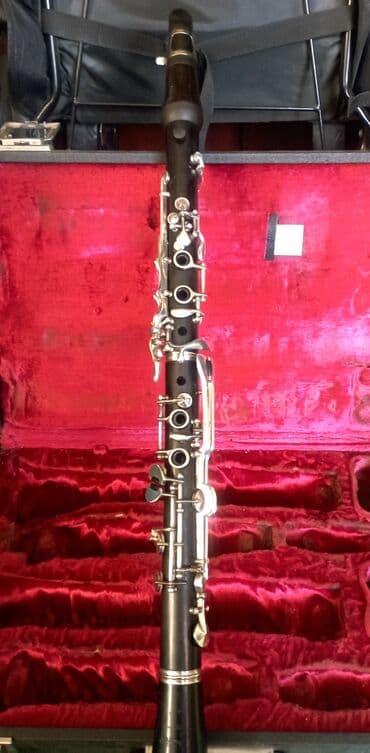 Саксофоны: A Klarinet zavod 4 açki peçatlı alətdi heç bir problemi üstündə — 1