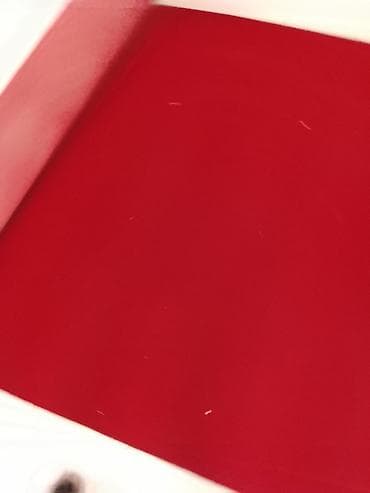 Kovrolin: Qırmızı xalça örtüyü – rulon şəklində - Material: yumşaq, sıx — 3