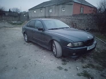 BMW 5 Series (E39) sedan - Kuzov: 4 qapılı sedan, tünd rəng -