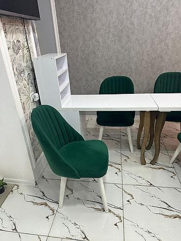 Dırnaq masasi və stul 2 dest var hər biri *110azn* Ünvan Masazır 1114