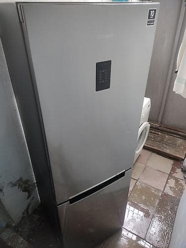 2 qapılı Samsung Soyuducu Satılır, rəng - Gümüşü