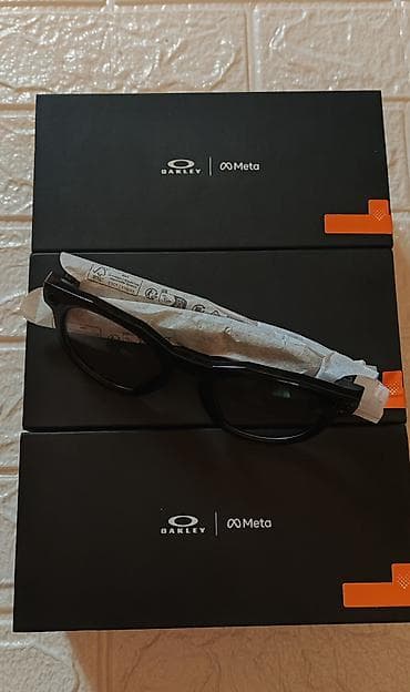 • Ray-Ban Meta GEN 2 Wayfarer — Shiny Cosmic Blue / Transitions — 2