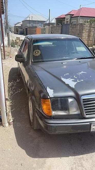 mersedes maqintafon: Mercedes-Benz E 220: 2.2 l | Sedan — 3