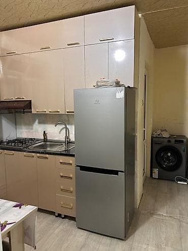 nerimanov kiraye evler: Corat 2 otaq+ birbaşa giriş olan 1 otaq . həyəti yoxdu su qaz işıq — 1
