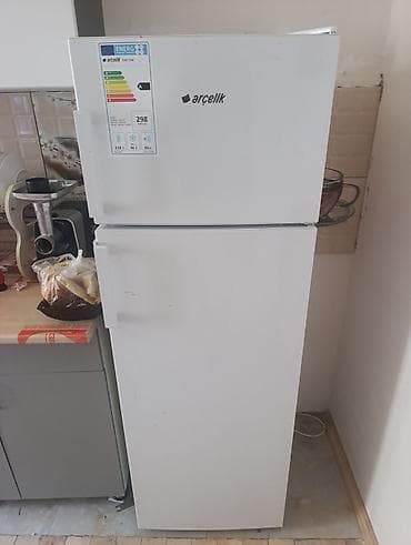 on kamera: Arçelik iki qapılı soyuducu - Brend/model: Arçelik (etiketdə “5291 — 1