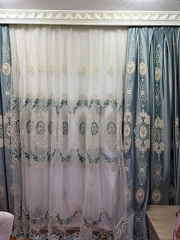 Klassik üslubda pərdə dəsti - Tərkib: qalın dekorativ pərdə və tül. -