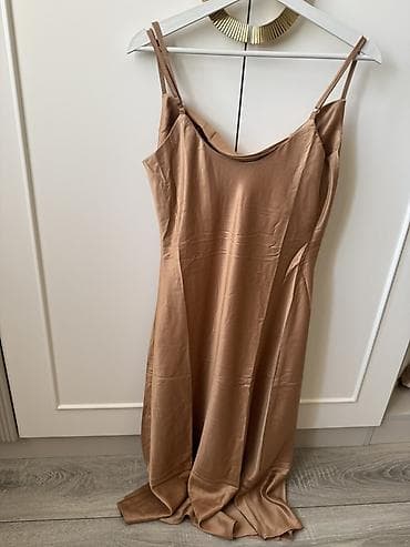Zərif satenson maxi don - Rəng: isti karamel/qəhvəyi nude ton - — 1