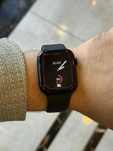 iphone saat: Apple Watch Series 7, 45 mm, qara rəng: - Böyük Always‑On Retina — 1