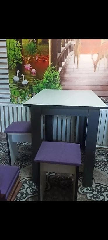 yeni il sufresi: Mətbəx üçün, Açılmayan, Kvadrat masa, 4 stul — 10