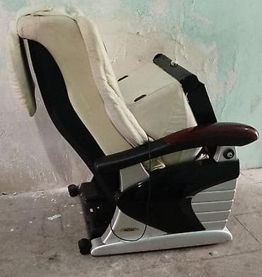 Masaj aparati.Masaj kreslo. Bir çox funksiyaları var. Az