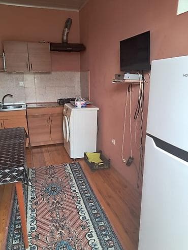 guneslide heyet evi: İcarəyə verilir: sadə və səliqəli otaq - 2 tək nəfərlik taxta çarpayı — 6