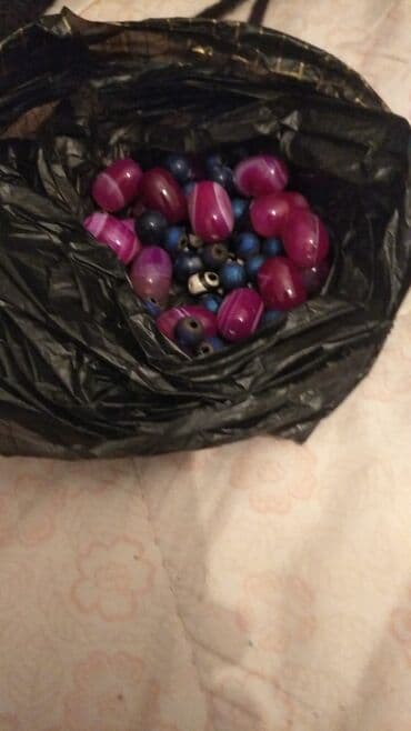 Eynəklər: Qolbağlar təbii daşlardan. qiymət daşa və ölçüyə gorə. Muncuq dəsti – — 5