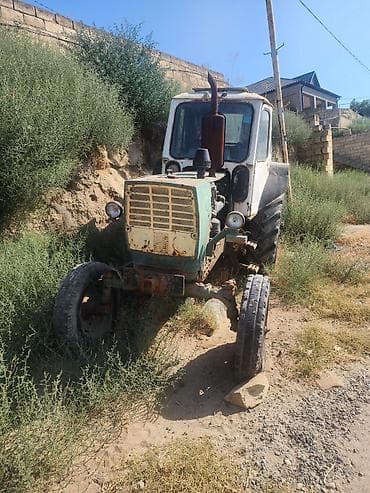 авто базар: Traktor MTZ (Belarus) tipli, kabinəli Xüsusiyyətlər: - Dizel — 4