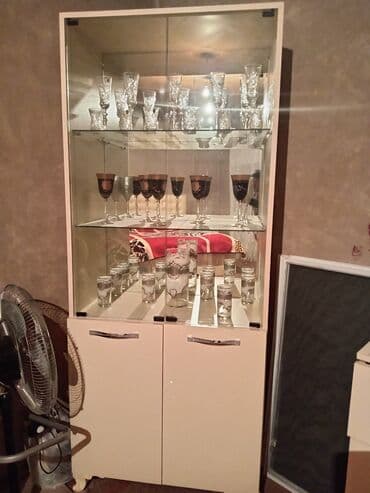 optik vitrin: Şüşəli dolab vitrini — 2