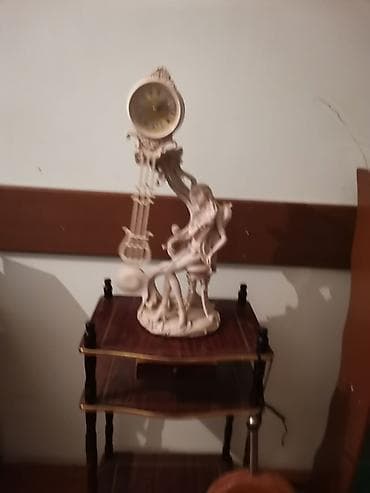 Ev saatları: Stolüstü saat Dekorativ fiqurlar saat işlekdir — 1