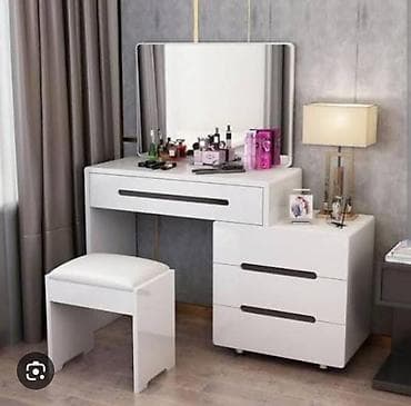 Ağ rəngli makiyaj masası dəsti - Minimalist dizaynlı, yüksək parlaq