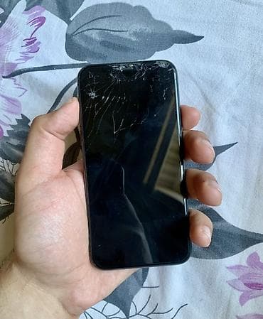 redmi note 11 islenmis: IPhone 11 Pro, 256 GB, Space Gray, Qırıq, Simsiz şarj, Face ID — 6