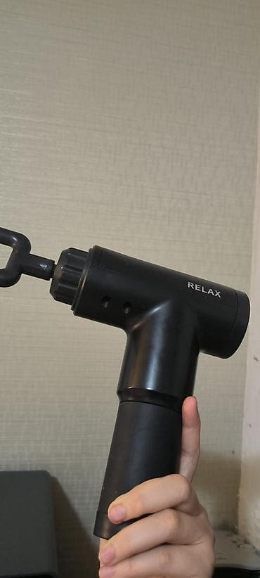 pulsuz masaj: RELAX markalı masaj tapançası - Rəng: qara, kompakt və yüngül gövdə - — 1