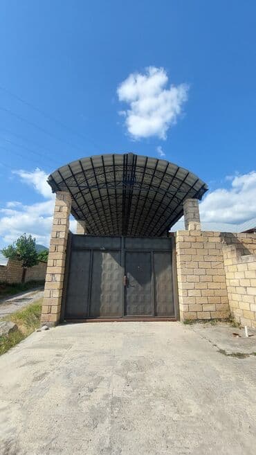 bulbulede evler: Şəki, 4 otaqlı, Köhnə tikili, 180 kv. m — 2