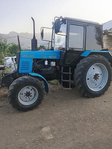 Belarus 892 traktor. Güclü və təsərrüfat işləri üçün uyğun kənd