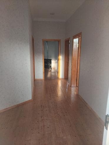 kiraye ev berde: Sarayda 3 otaqli bos heyet evi kiraye verilir .Istilik iran peci — 4