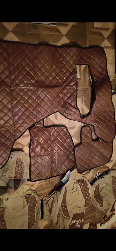 masin rollari: Renault üçün avtomobil interyer dəsti - Marka loqolu “Renault” yazılı — 2