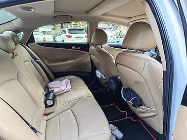 lexus 5 7: Hyundai Sonata 2.4– ağ rəngli sedan Model: Hyundai Sonata 2.4 (nəsil — 6