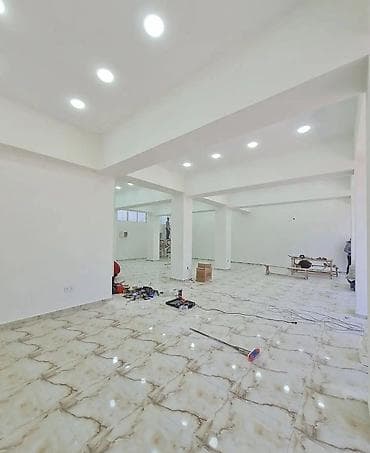 binede ev: İcarəyə təqdim olunan geniş vitrinli obyekt - Ön fasad boyu hündür — 3