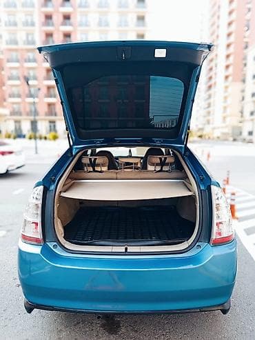 uaz satisi: Toyota Prius (2-ci nəsil) – hibrid liftbek Xüsusiyyətlər: - Rəng — 4