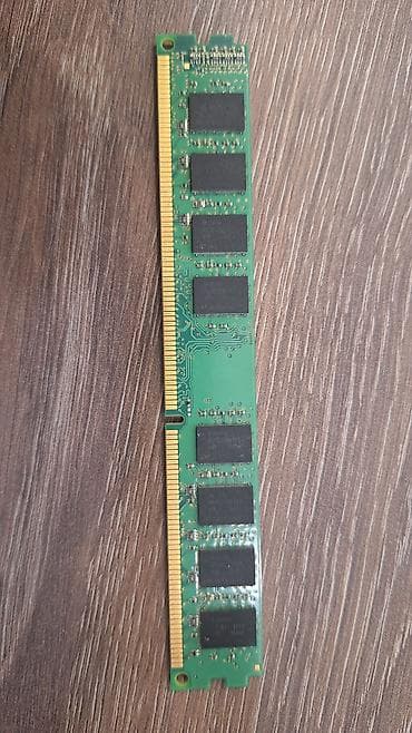 switch 2: Kingston KVR1333D3N9/2G DDR3 RAM modul - Brend/model: Kingston KVR — 2