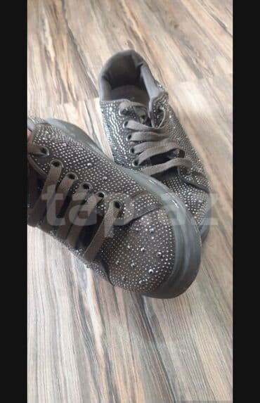 fitnes üçün qadın krosovkaları: Ölçü: 37, rəng - Yasəmən, İşlənmiş — 1