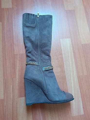 Çəkmələr: Qadın çəkmələri – 2 model bir yerdə 2 ci Əl Az geyinilib 1) Dəri tipli — 5