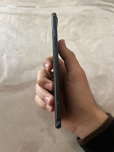 iphone 8 irsad electronics: IPhone 7 Plus, 32 GB, Qara, Barmaq izi — 3