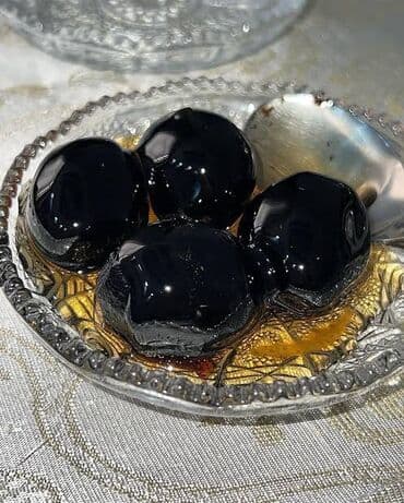 Şirniyyat məhsulları: Qara qoz mürəbbəsi - Tam yetişməmiş qozların qabığı təmizlənərək — 1