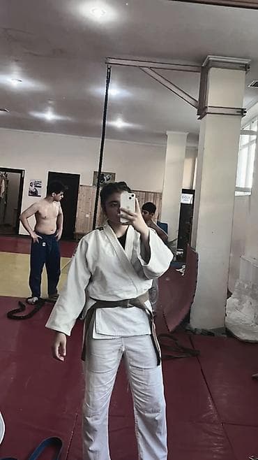 Judo geyimi (gi) – ağ rəngli komplekt - Üst (kurtka) və şalvardan at lalafo.az Judo geyimi (gi) – ağ rəngli komplekt - Üst (kurtka) və şalvardan