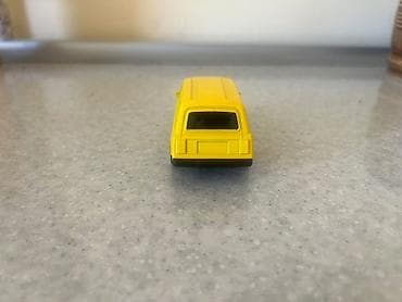 cd disk: Sarı rəngli metal oyuncaq avtomobil maketi - Korpus: möhkəm die-cast — 2