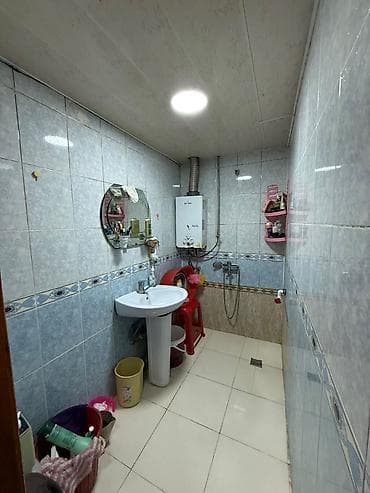 kiraye ev bayilda: Ev 3 otaǧ kupçalı xalglar dostluǧu metroya 10 dəq məsafədə məktəbə 5 — 8
