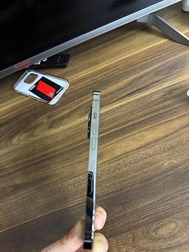 şarj cihazı: IPhone 13 Pro, 128 GB, Graphite, Face ID — 2