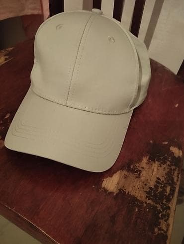 Bej rəngli baseball papağı - Klassik 6 panelli dizayn, ön hissədə