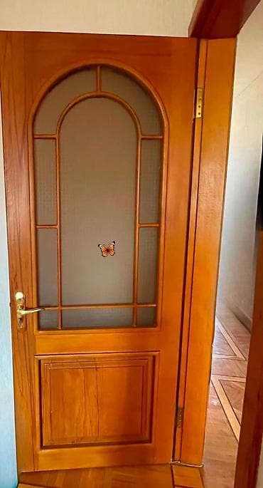 islenmis qapi satiram: Yaxşı vəziyyətdə olan 3 ədəd taxta qapı sökülüdü. Ölçüləri: 205 × 90 — 1