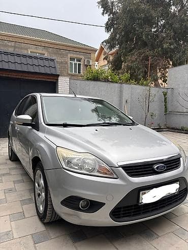 elantra duman: Ford Focus – gümüşü rəng, 5 qapılı hetçbek. Texniki və xarici — 1