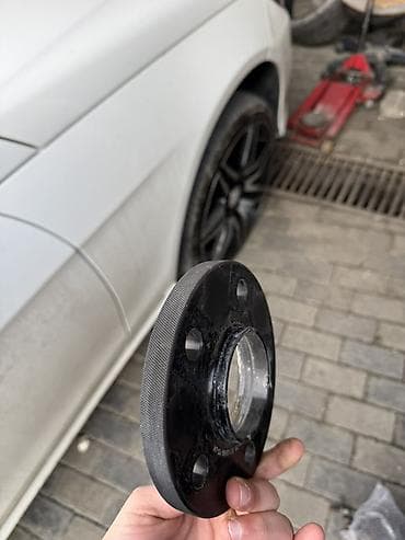 15mm Spacer 4 ədəd boltları ilə biryerdə ideal vəziyyətdə problemi