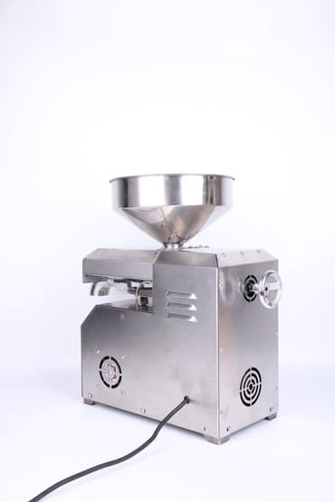 yag çəkən aparat: Yag cheken aparat Gücü 15-25kg/saat( məhsulan asılıdır) Voltage 220v — 3