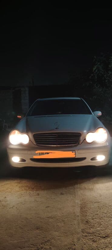 Hyundai: Mercedes-Benz C-Class: 2 l | 2000 il Sedan — 3