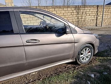 rc masin: BAW : 1.5 l | 2014 il 286689 km Sedan — 4