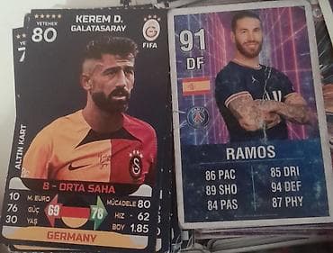 pecka: Futbol kartı 765 dənə 32 ədəd lionel Messi 16 ədəd ciristiano Ronaldo — 5