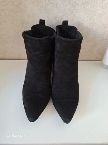 dəri qadın botilyonu: 38 razmer temiz nabuk. 25 azn — 2