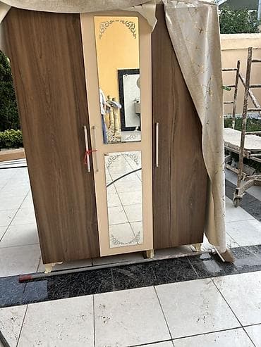 Dolablar: Yeni, 3 qapılı, Güzgülü, Qəhvəyi, Açılan, Düz dolab — 1