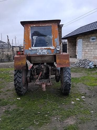 17 şam disk: Traktor — Vladimirеts T-25 (T-25A seriyası) Xüsusiyyətlər: - 2 — 3